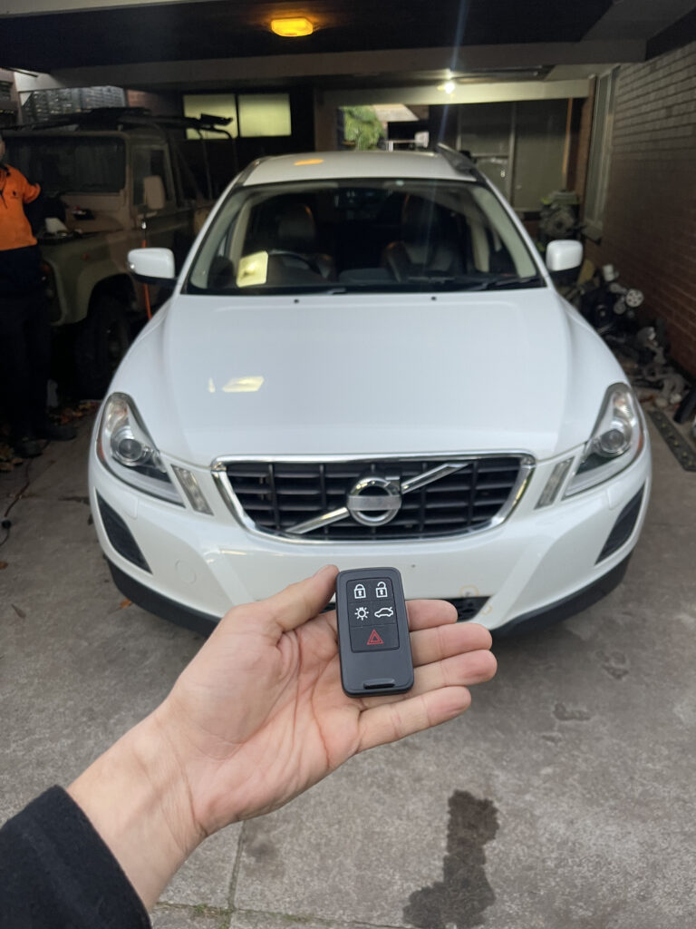 locksmith Altona mobile car key replacement service