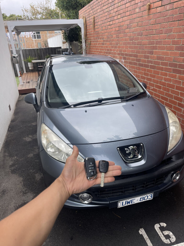 Locksmith Fraser Rise - Mobile Car Key Services